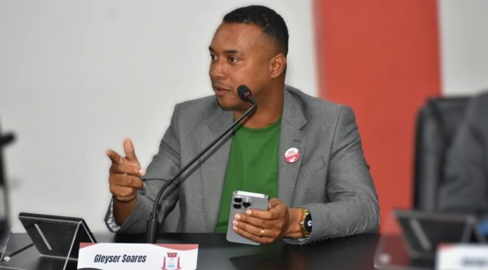 Vereador Gleyser Soares reforça cobrança por recapeamento completo da BA-504 e melhorias na Rua do Catu