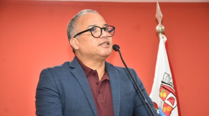 Vereador Luciano Almeida denuncia atraso de salários de médicos do Hospital Dantas Bião e cobra ações da Secretaria de Saúde