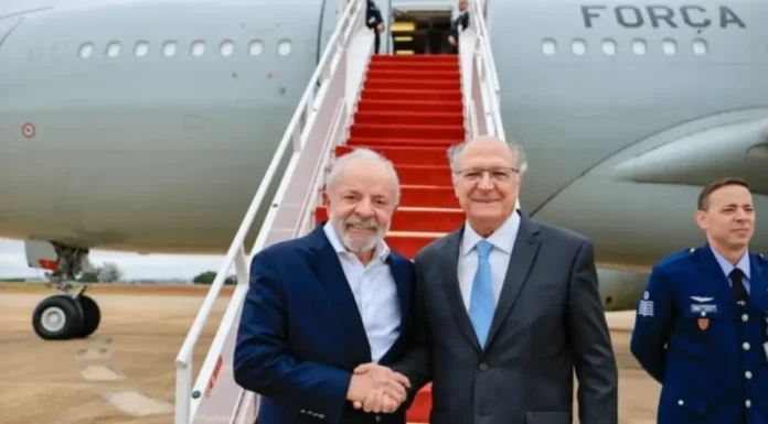 Lula viaja para a Ásia sem definir indicação para o STF, mas Jaques Wagner afirma convicção sobre Messias