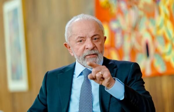 Em meio à pressão dos EUA, Lula sai em defesa da Venezuela