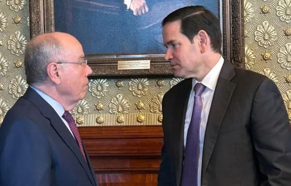 EUA mantêm sanções ao Brasil após reunião entre Rubio e Vieira