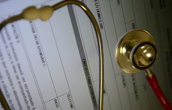 Outubro Rosa: Especialistas defendem reposição hormonal segura e personalizada para mulheres