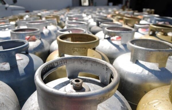 Beneficiários com NIS final 2 recebem Auxílio Gás de outubro nesta terça