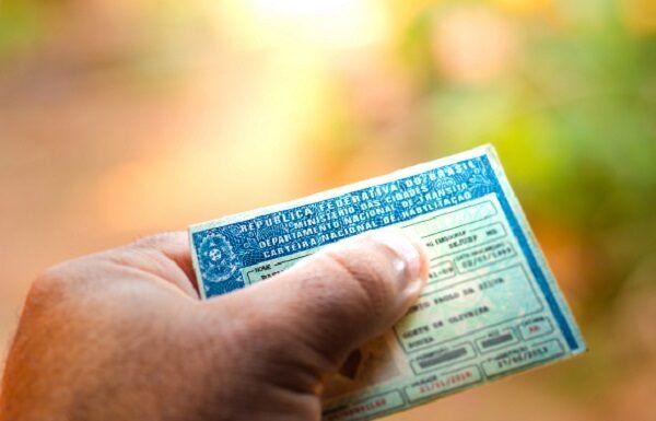 Governo propõe curso teórico da CNH como atividade no Ensino Médio; saiba mais