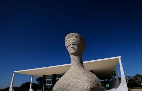 Partidos de esquerda pedem ao STF acesso de famílias à perícia de corpos