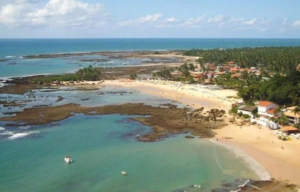 Praia do litoral baiano ganhará taxa de acesso em 2026; veja preço