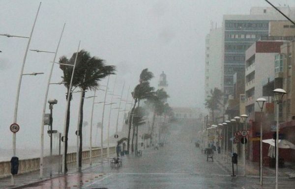 Bahia volta a entrar em alerta com chegada de nova frente fria