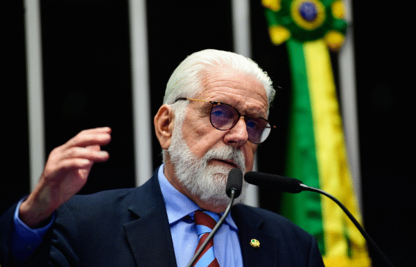 Wagner diz que Lula deve anunciar Jorge Messias ao STF nos próximos dias