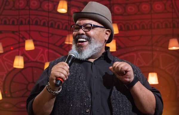 Jorge Aragão celebra 50 anos de carreira com espetáculo gratuito em Salvador