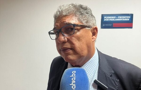 Após debandada, Rosemberg afirma que saídas não afetam Jerônimo