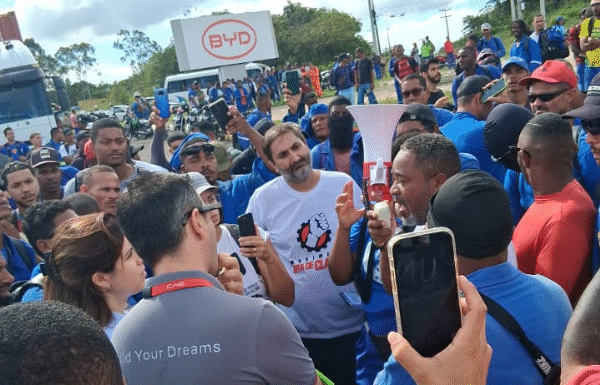 Operários da BYD na Bahia fazem paralisação por melhores condições de trabalho