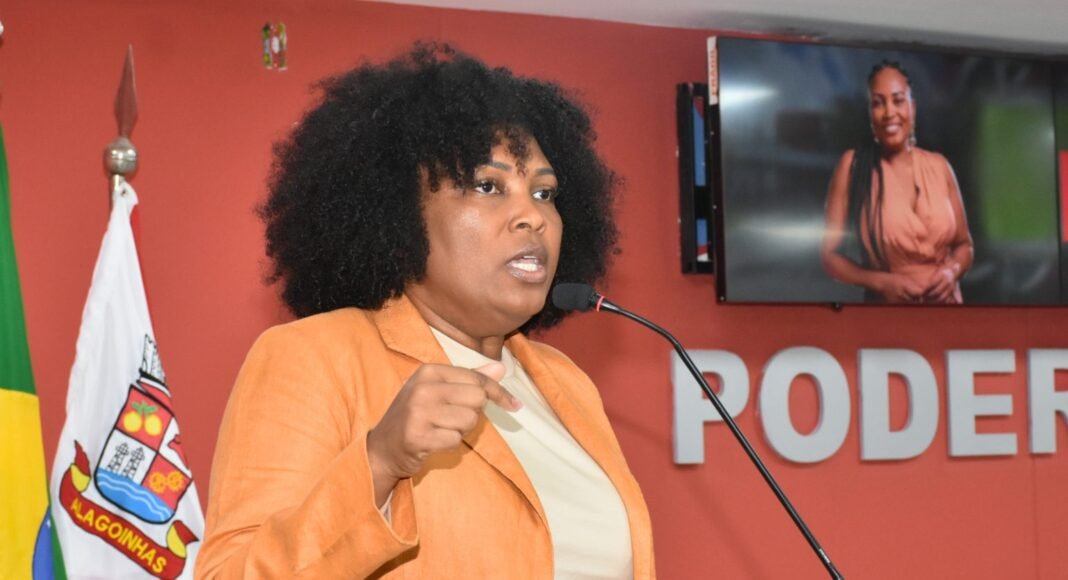 Vereadoras destacam o papel social da capoeira e propõem lei de valorização dos mestres da cultura popular