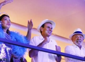 Oposição anuncia ofensiva judicial após desfile em homenagem a Lula