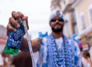 Campanha Laço Branco mobiliza Filhos de Gandhy no combate à violência contra mulheres