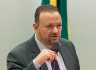 Presidente do PT defende federação com PSOL e unidade da esquerda