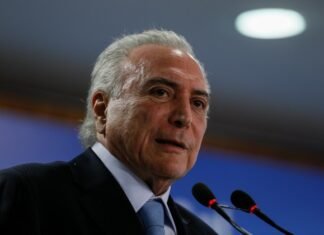 Temer minimiza “sátira política” de Escola de Samba e defende “liberdade de expressão”