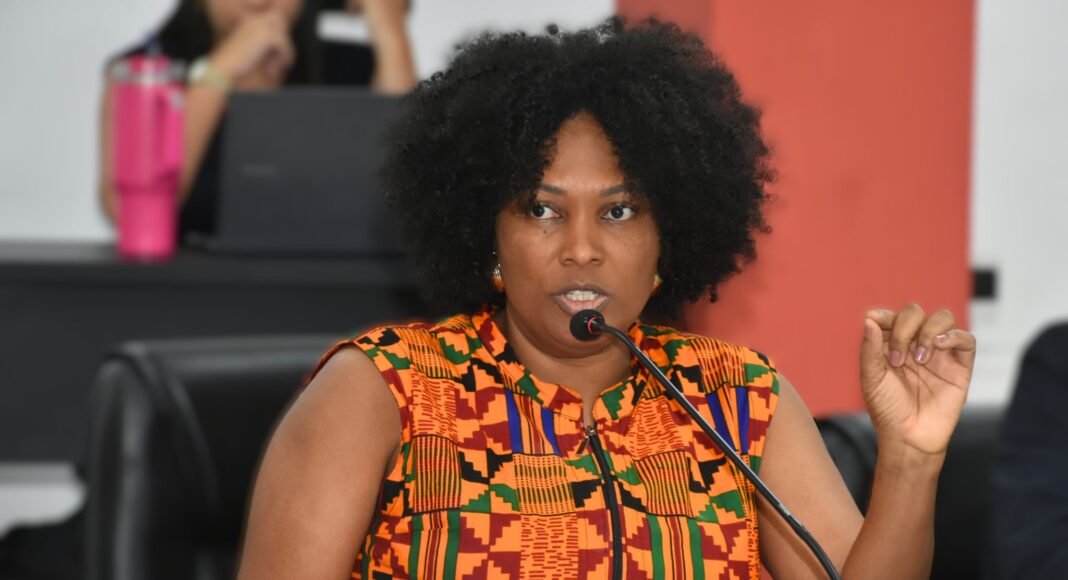 Vereadora Juci Cardoso anuncia a realização de cirurgias de mamoplastia redutora pelo SUS