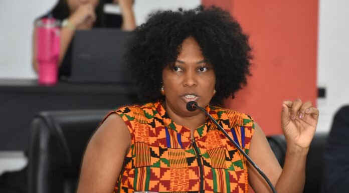 Vereadora Juci Cardoso anuncia a realização de cirurgias de mamoplastia redutora pelo SUS