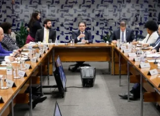 Indefinição sobre redução da maioridade penal de 18 para 16 anos adia votação da PEC da Segurança Pública