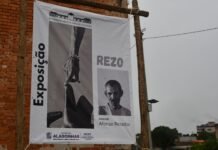 Exposição “Rezo” transforma madeira e memória em arte