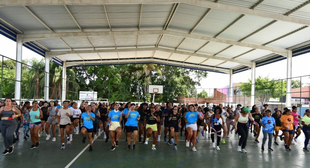 Aulão de Ritbox reúne público na Praça dos Esportes em celebração ao Mês da Mulher