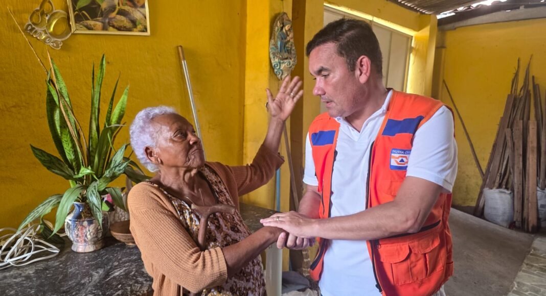 Prefeito Gustavo Carmo visita comunidades afetadas pelos temporais em Alagoinhas