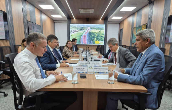 Jerônimo e ministro dos Transportes discutem projetos de infraestrutura para a Bahia