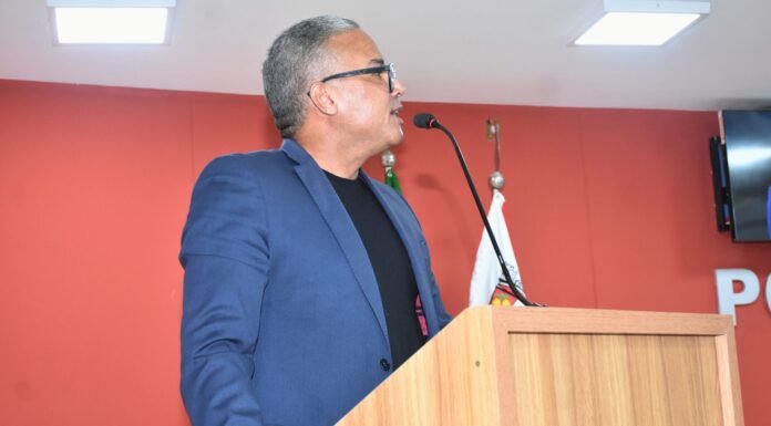Vereador Luciano Almeida relata recuperação da chikungunya e anuncia apuração sobre livro distribuído em escola municipal