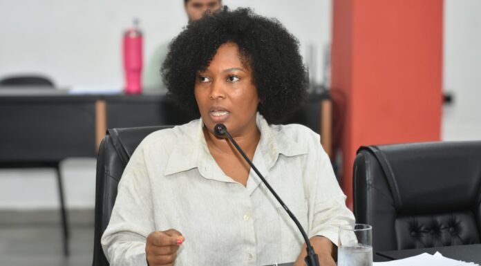 Vereadora Juci Cardoso alerta para crise de saúde mental nas escolas, cobra políticas públicas e reforça combate ao racismo estrutural