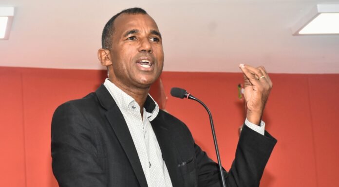 Vereador Thor de Ninha destaca evento religioso, aborda combate às arboviroses e critica decisões no cenário nacional