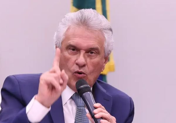 Caiado (2)