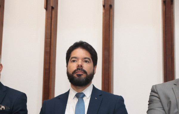 Desembargador eleitoral diz que IA será desafio no combate às fake news nas eleições