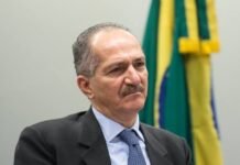 Aldo Rebelo ameaça ir à Justiça contra pré-candidatura de Joaquim Barbosa