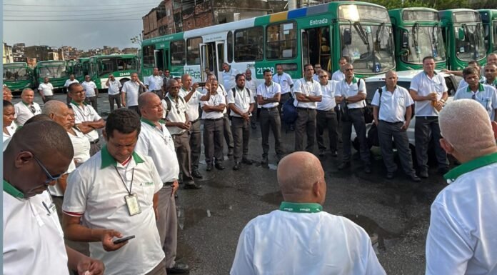 Sem acordo, rodoviários podem parar ônibus por 24h na próxima semana