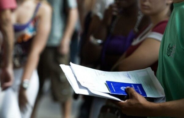 Número de trabalhadores cai, mas Bahia tem melhor início de ano