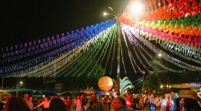 Segunda noite da Vila de Santo Antônio reúne famílias e celebra a cultura nordestina em Alagoinhas