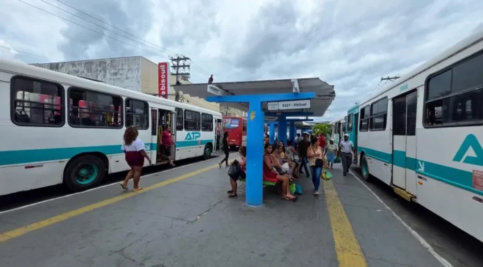 Greve dos rodoviários ameaça deixar Alagoinhas sem ônibus na segunda (31); Prefeitura prepara plano alternativo