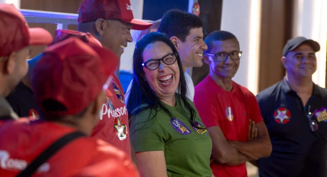 Ludmilla Fiscina participa de reunião e se aproxima dos eleitores em Mata de São João