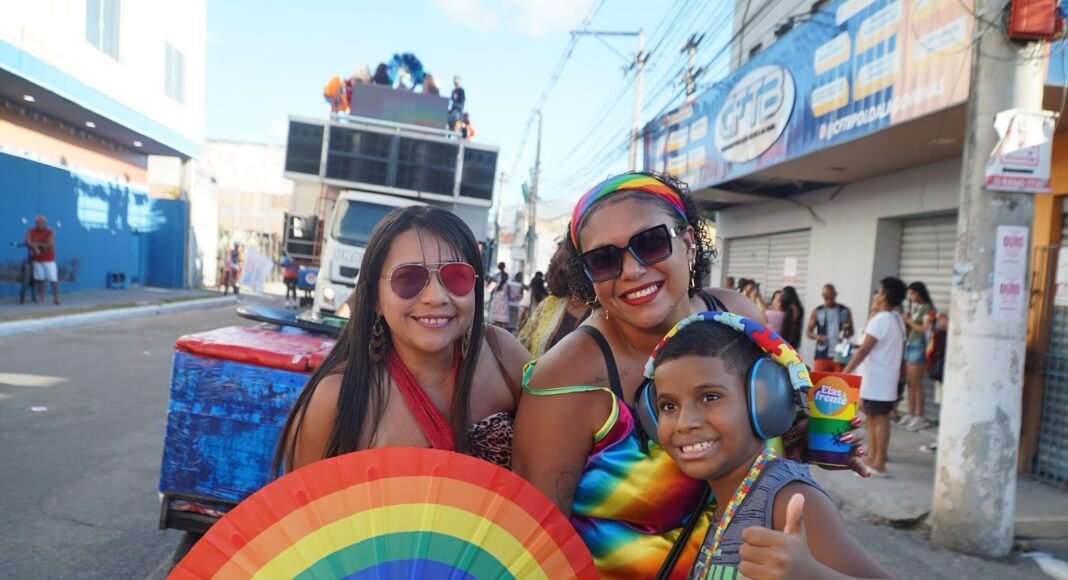 13ª Parada do Orgulho LGBTQIAPN+ de Alagoinhas encerra programação com celebração, diversidade e reafirmação de direitos